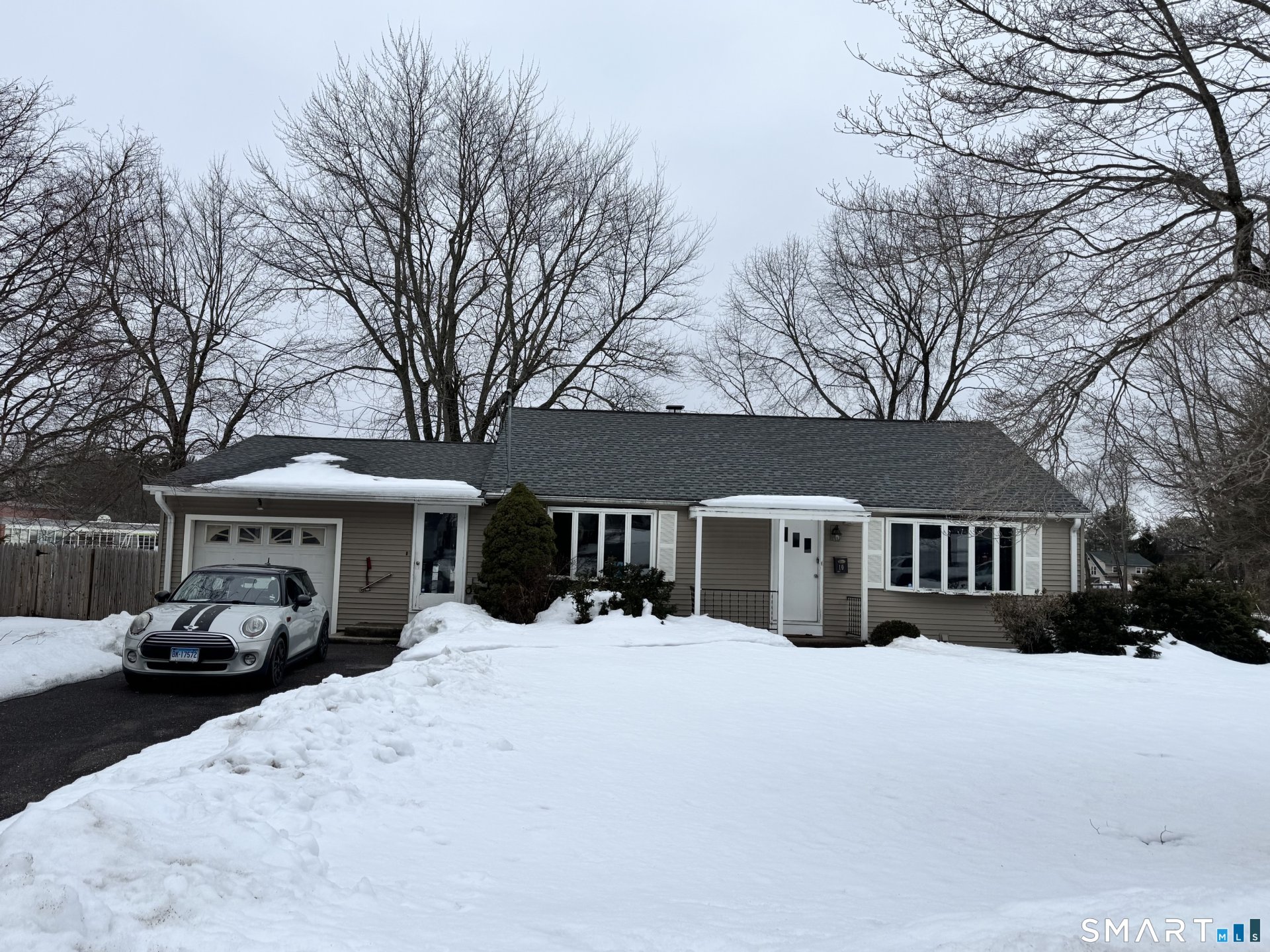 10 Hamilton Court, Enfield, CT