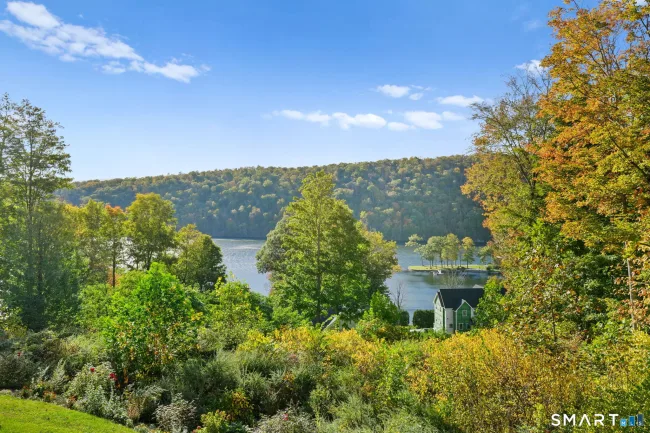 128 Carmen Hill Road