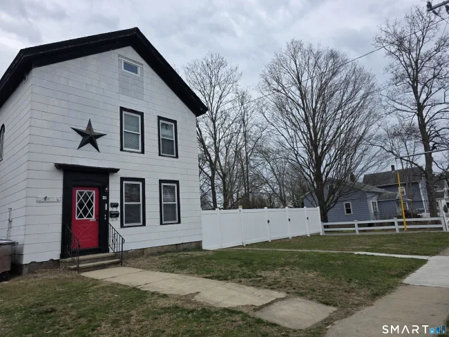 21 North Washington Avenue