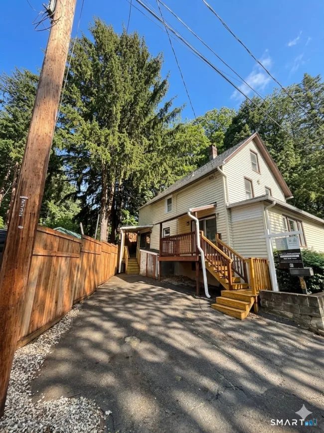 30 Pond Street