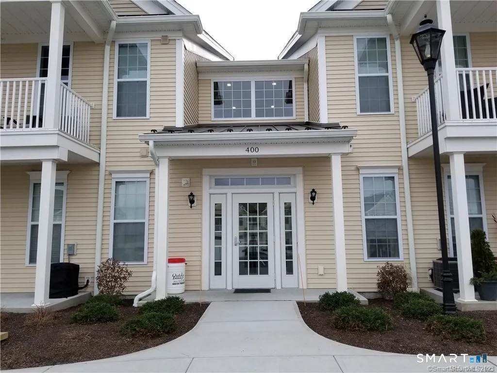 424 Center Meadow Lane #424, Danbury, CT