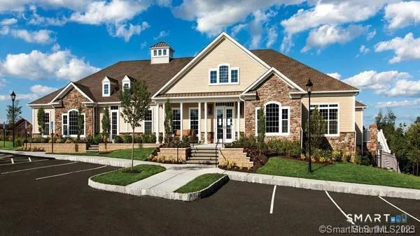 424 Center Meadow Lane #424, Danbury, CT