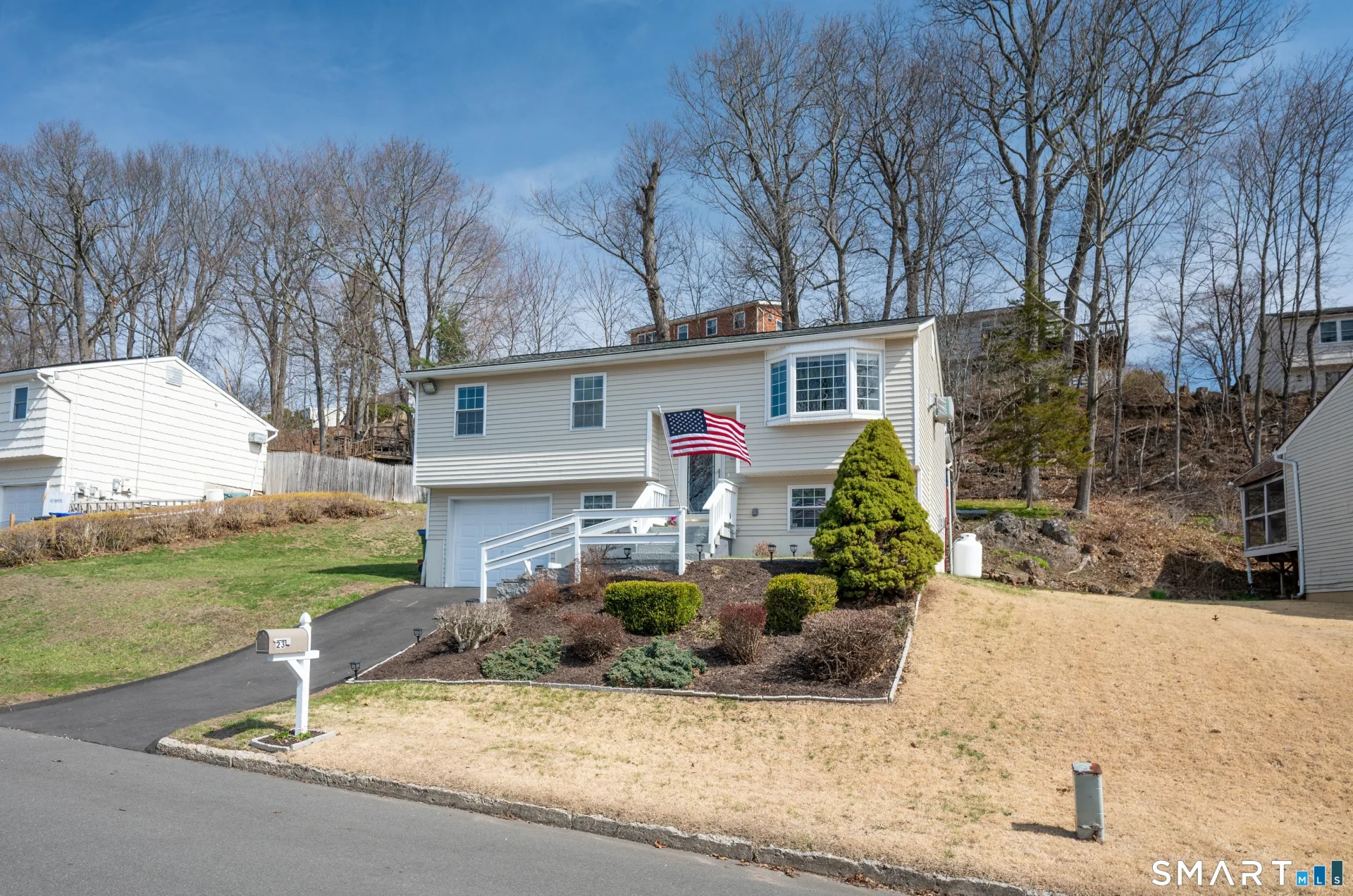 23 Fleetwood Drive, Danbury, CT