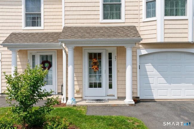 27 Parkwoods Drive #27