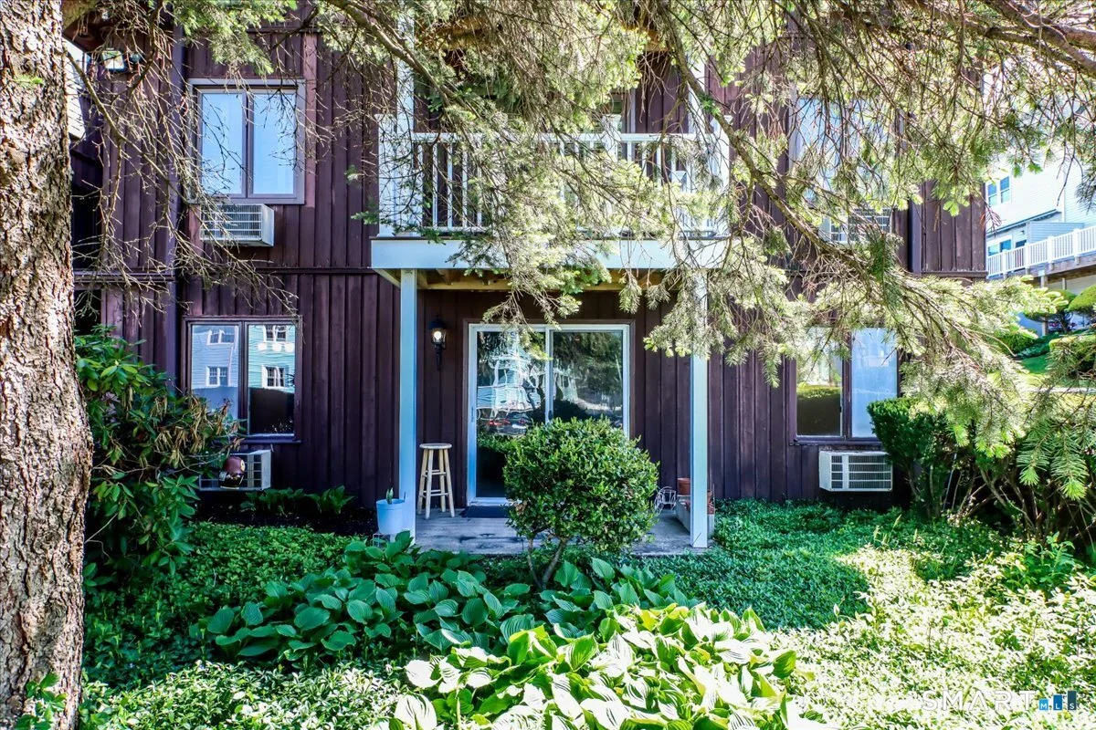 136 Deer Hill Avenue #B12, Danbury, CT