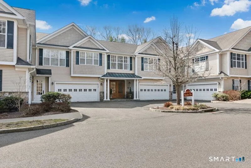 66 Suzie Drive #66, Newtown, CT