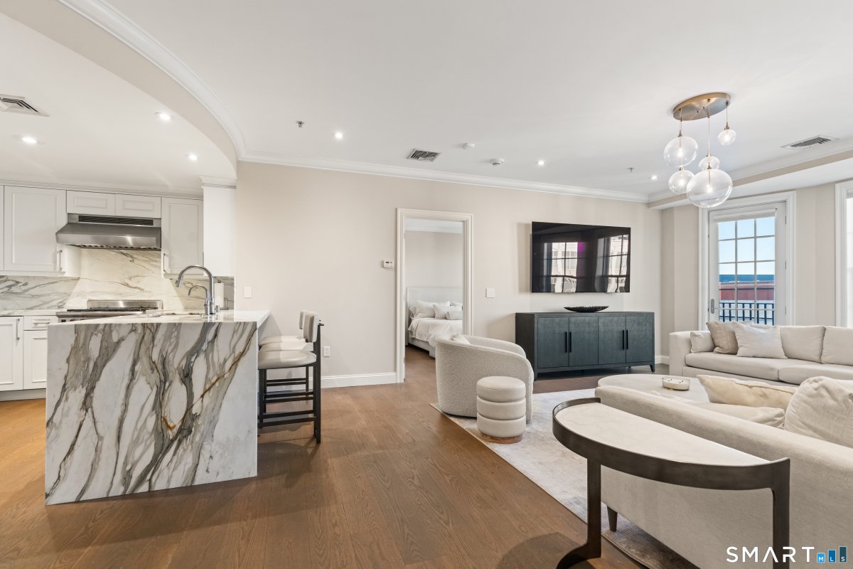 85 Memorial Road #APT 411, West Hartford, CT