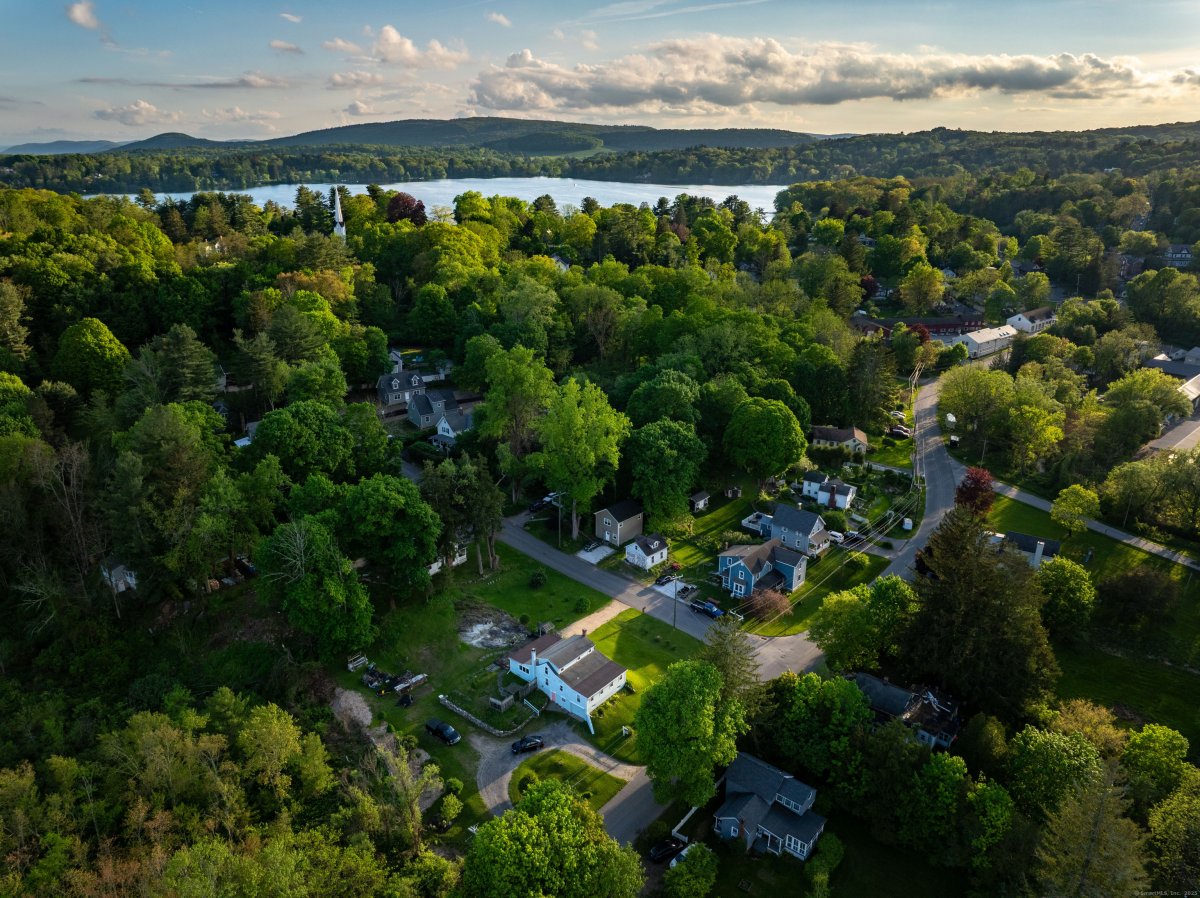 2 Perry Street, Salisbury, CT