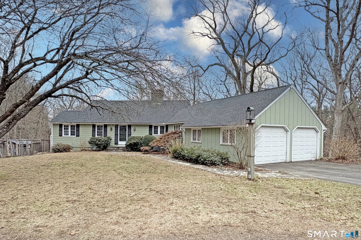 10 Cove Hill Road, Essex, CT