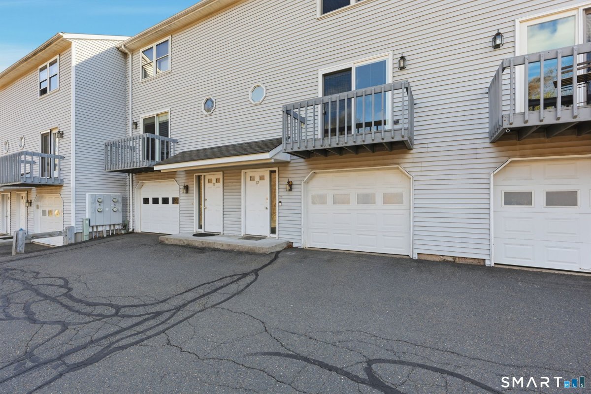 100 Northampton Lane #APT 12, Plainville, CT
