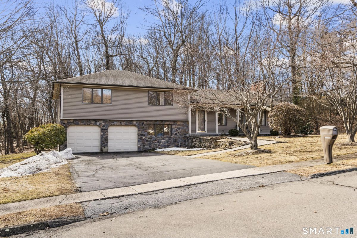 30 Cove Road, Bristol, CT