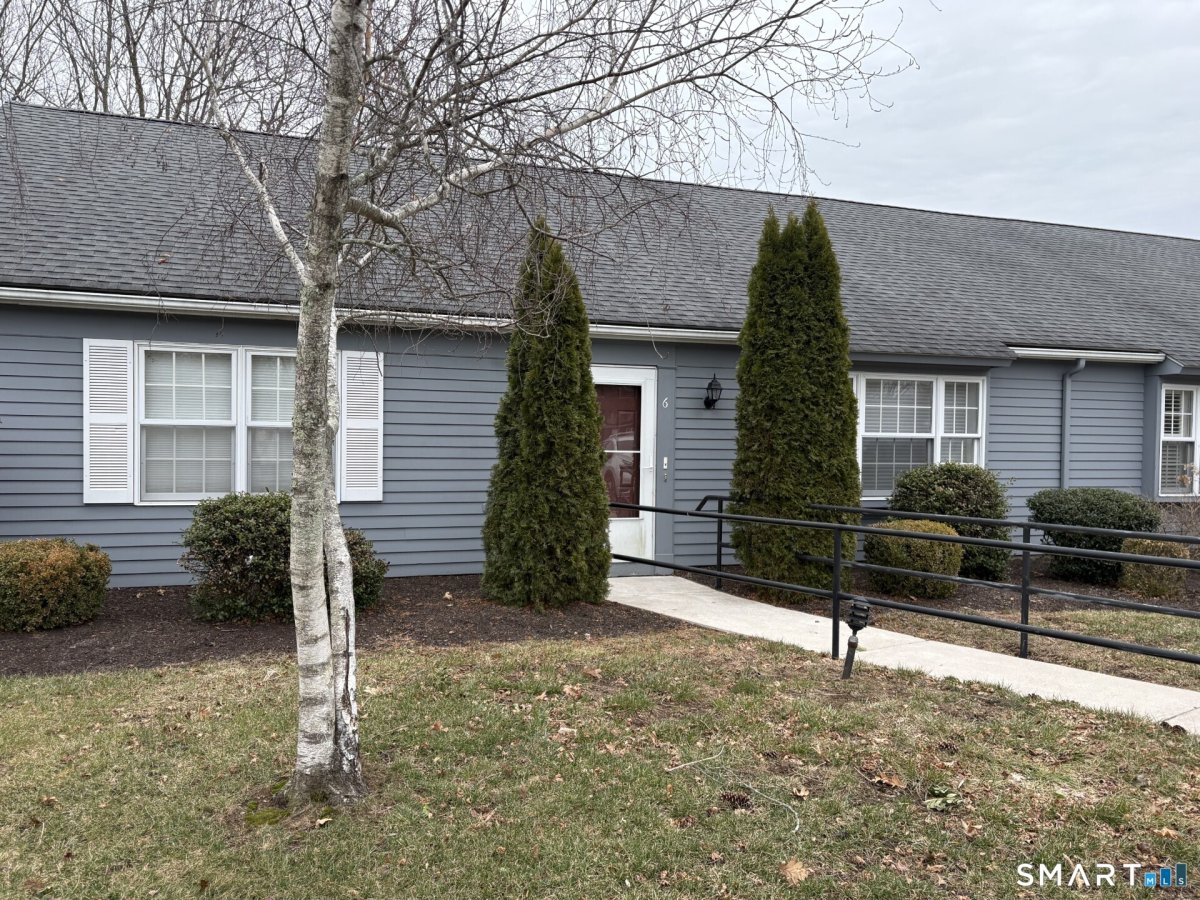 6 Sandgate Circle, Madison, CT