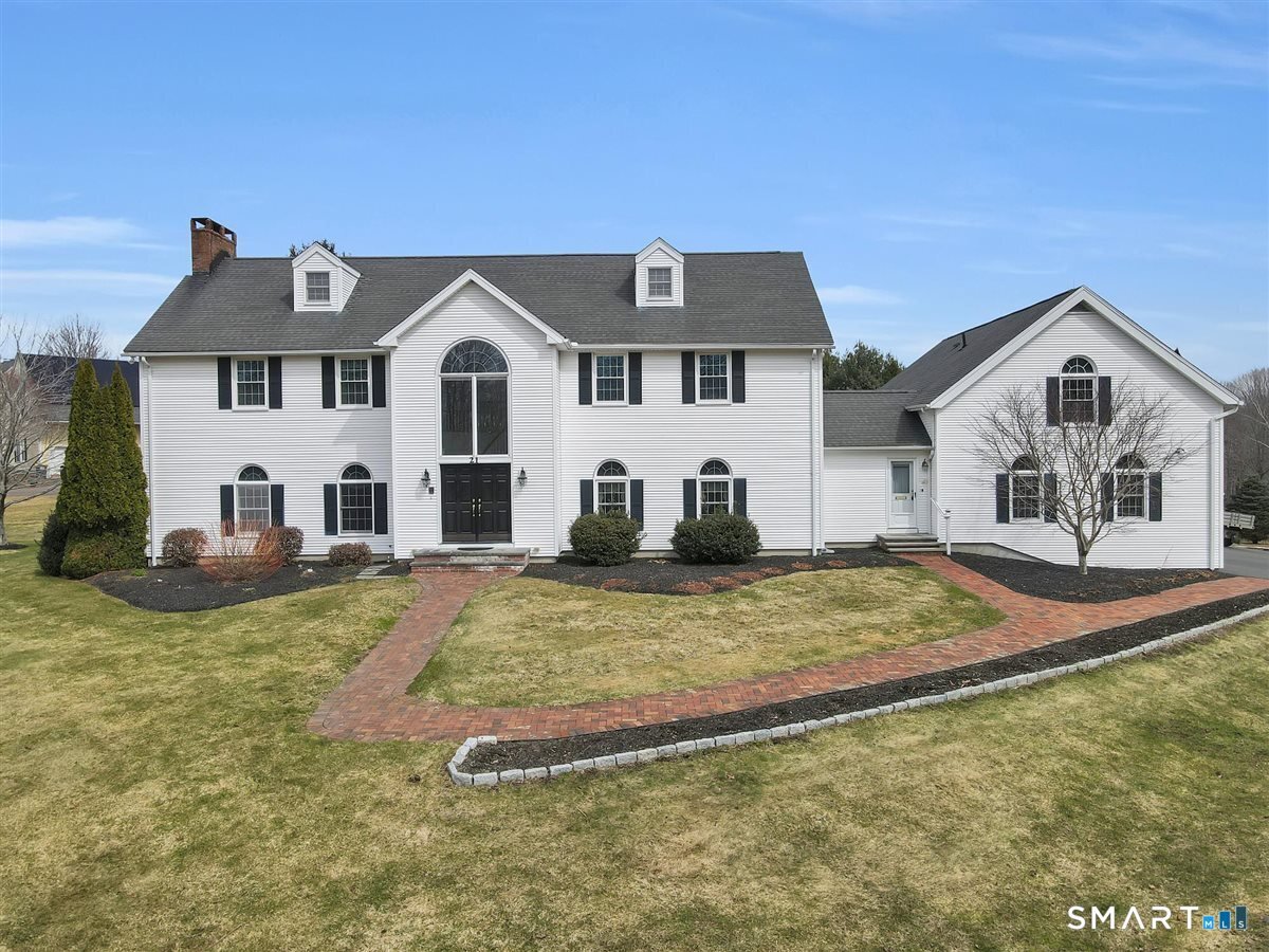 21 Hidden Pond Drive, Watertown, CT