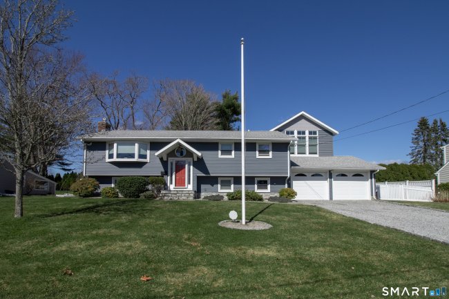 24 Indian Drive, Clinton, CT