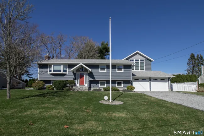 24 Indian Drive, Clinton, CT