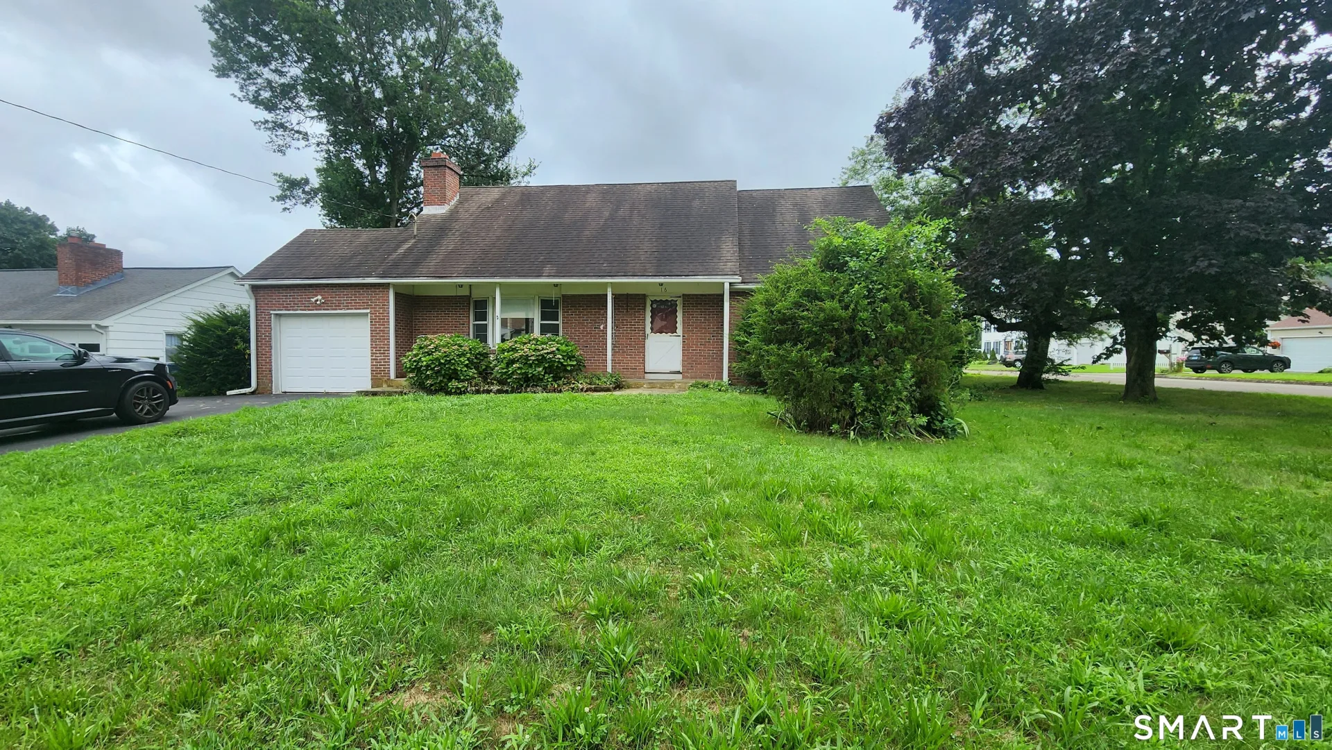 16 Raymond Road, Woodbridge, CT