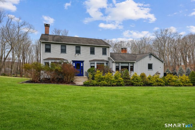 17 Abbotts Hill Road, Newtown, CT