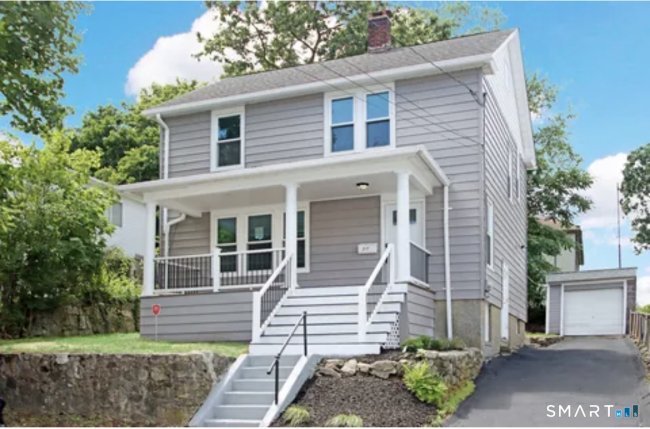 217 Ledgeside Avenue