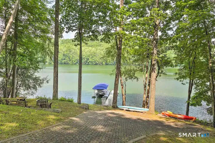 62 Riverford Road, Brookfield, CT