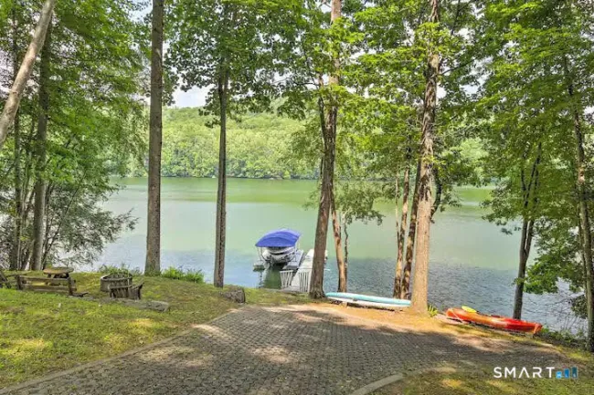 62 Riverford Road, Brookfield, CT