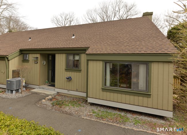 1016 Heritage Village #B