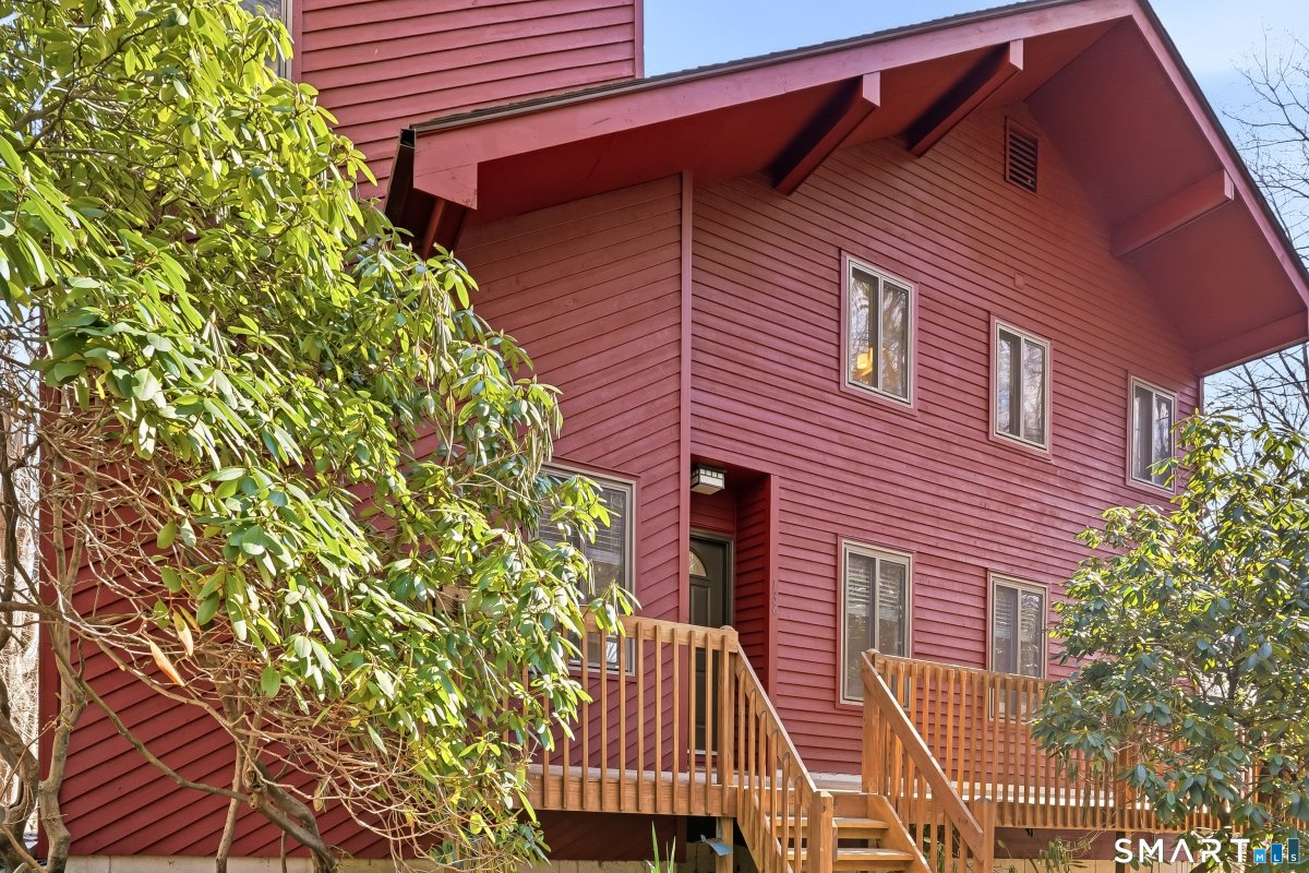 136 Hoyts Hill, Bethel, CT