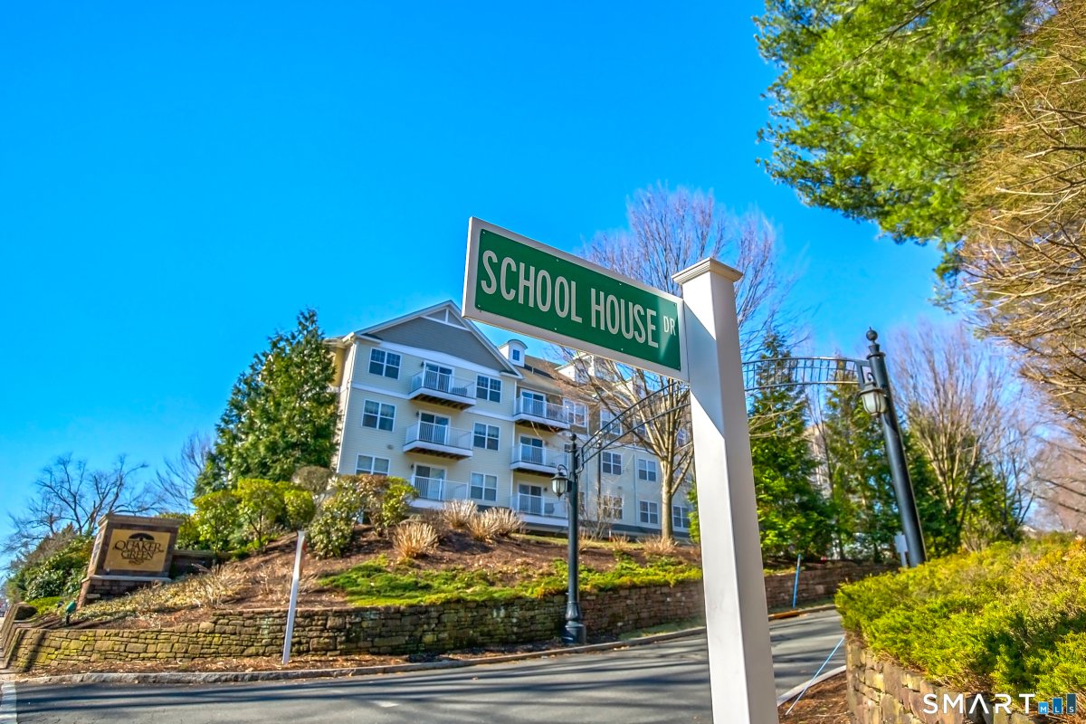 26 Schoolhouse Drive #308, West Hartford, CT