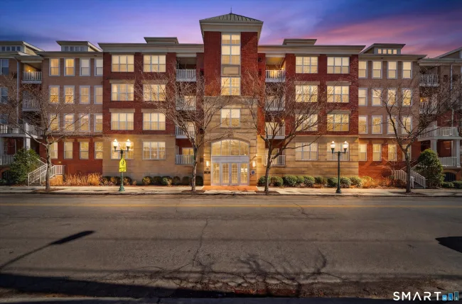 25 Adams Avenue #405