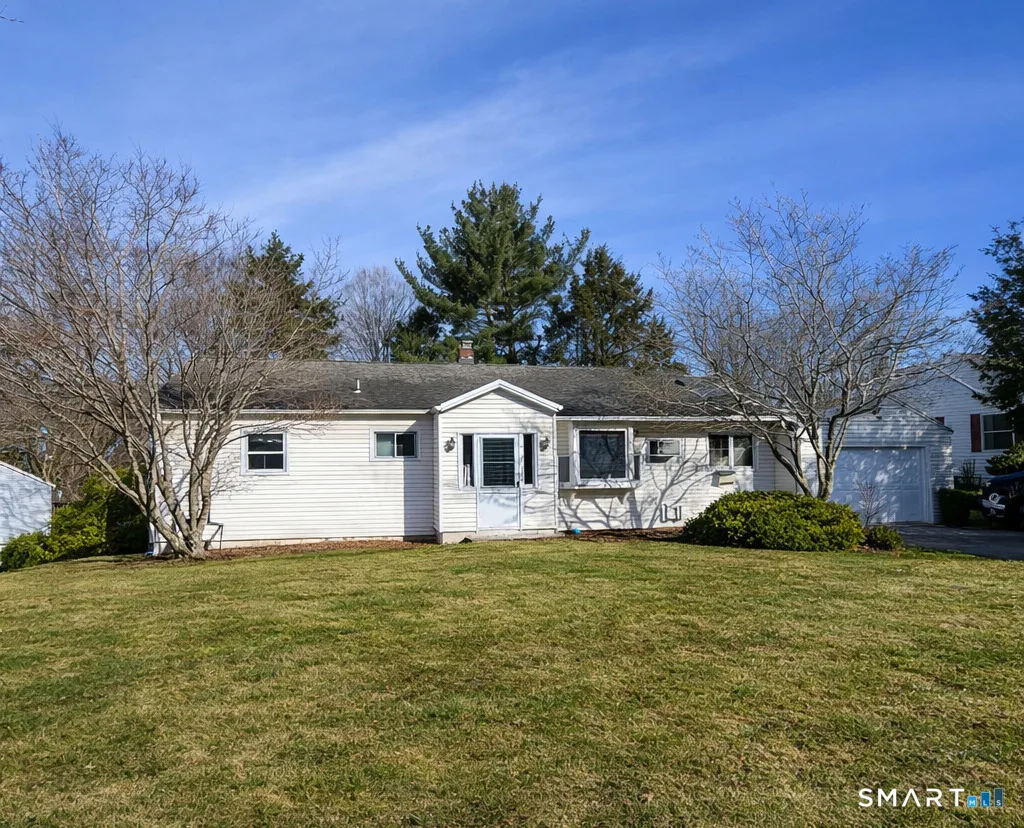11 Highland Park Drive, Danbury, CT