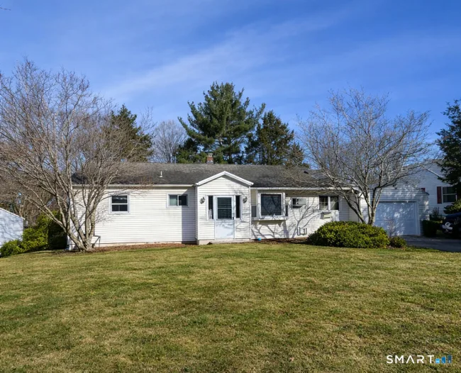 11 Highland Park Drive