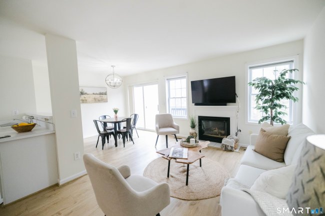 1502 Pinnacle Way #1502