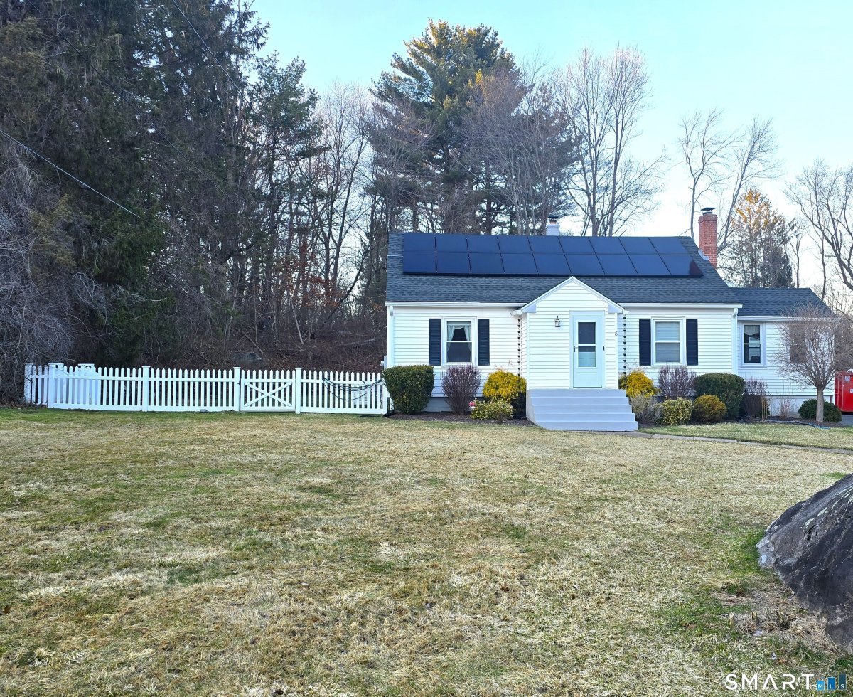 8 North Higgins Street, Plymouth, CT