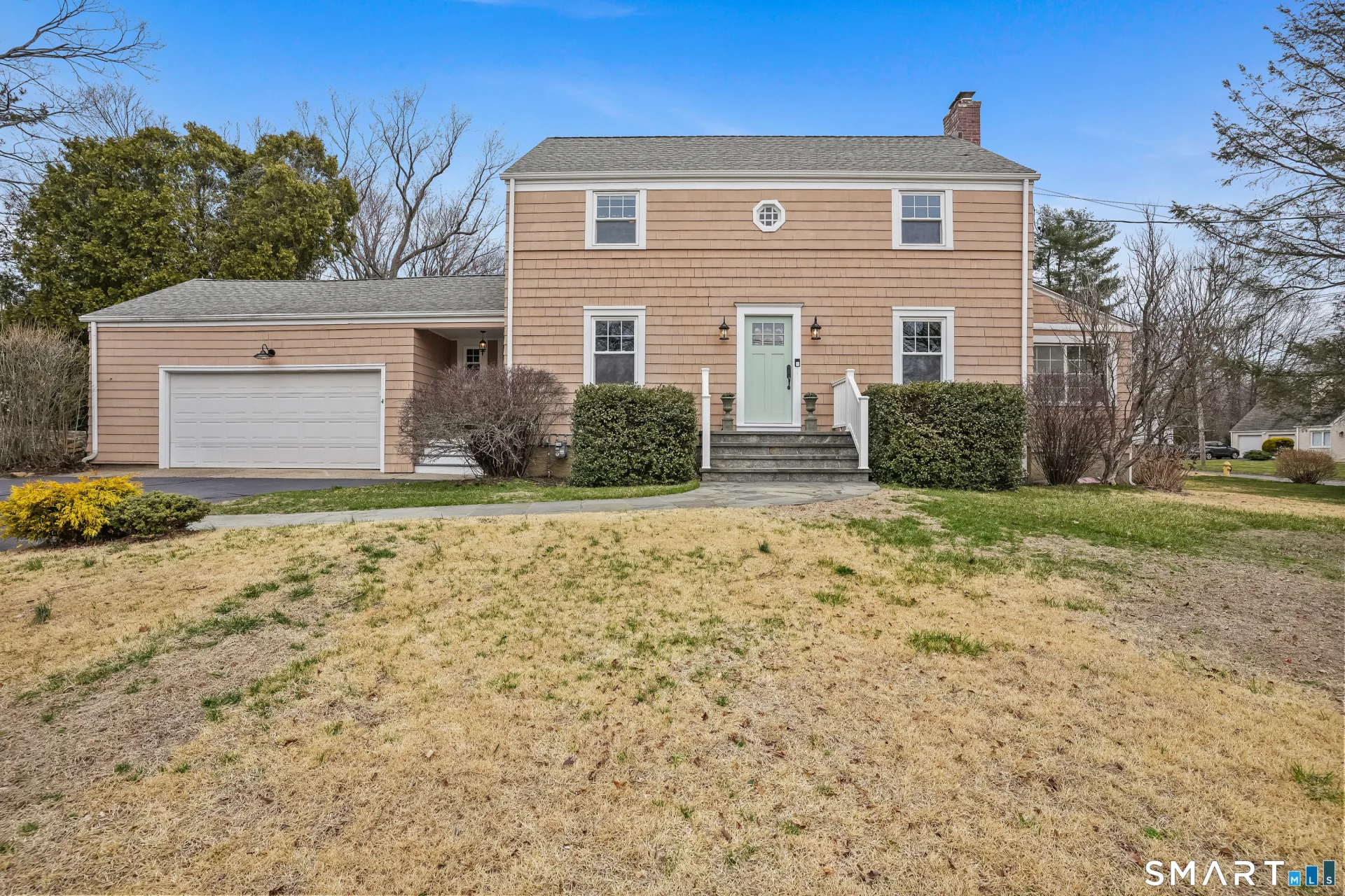 4 Woodridge Circle, Trumbull, CT