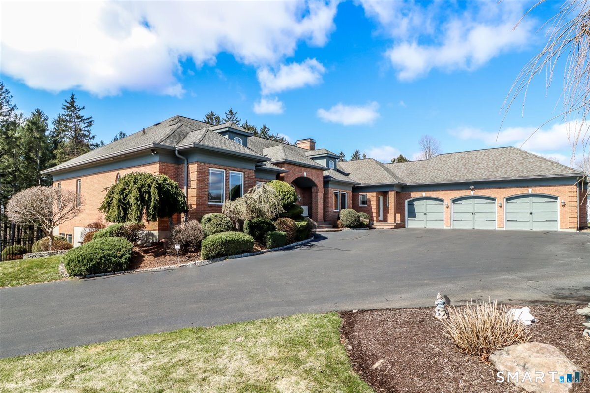 6 Hamlin Court, Brookfield, CT