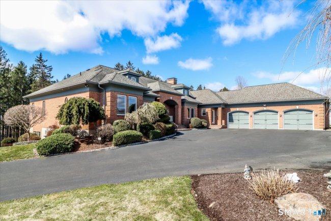 6 Hamlin Court, Brookfield, CT