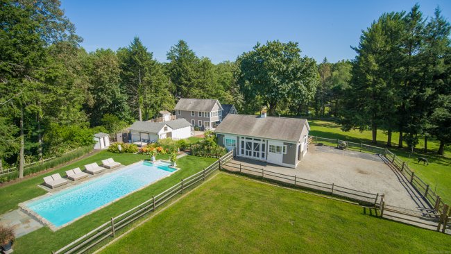 160 Cedar Road, Fairfield, CT