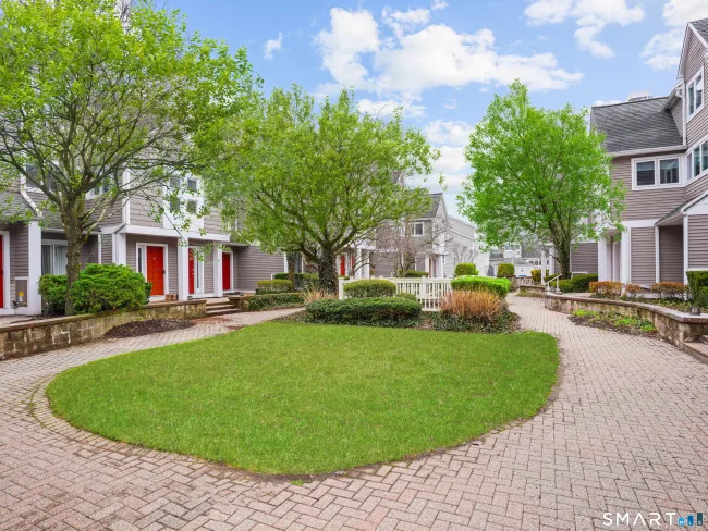 453 East Putnam Avenue #4B, Greenwich, CT