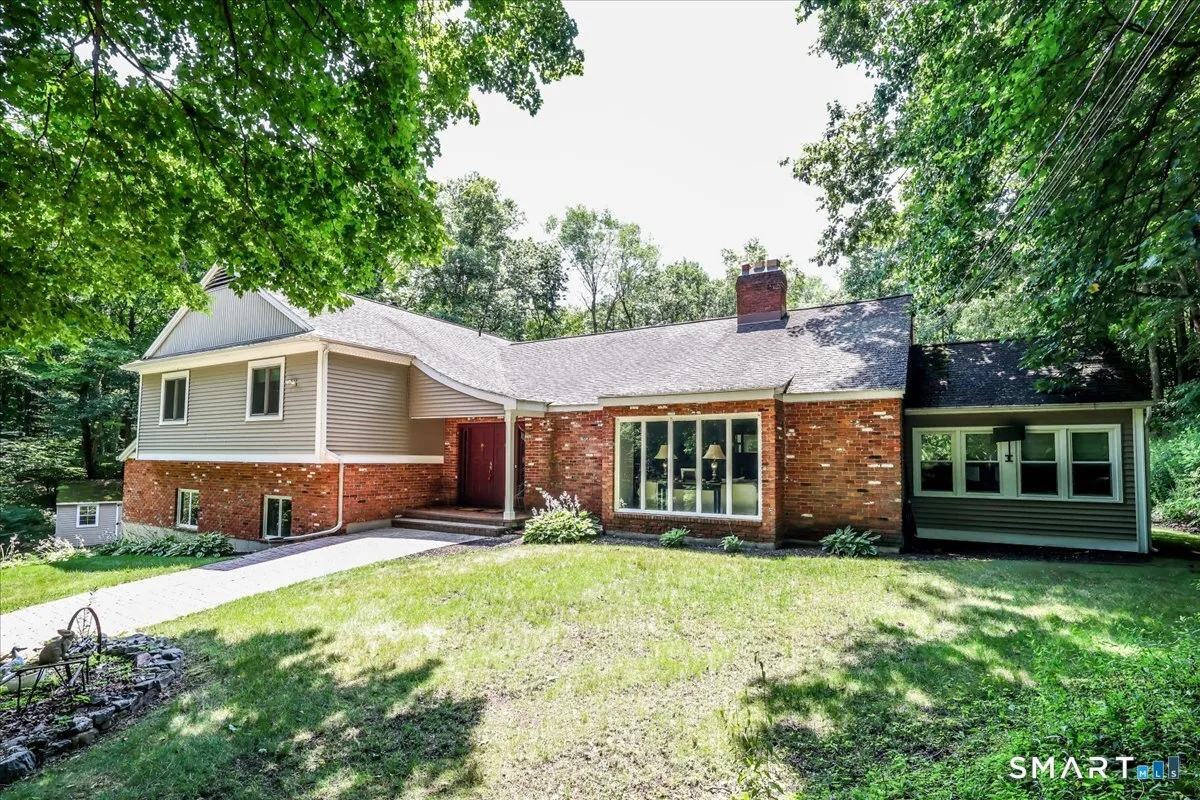 80 Pine Hollow Drive, Middlebury, CT