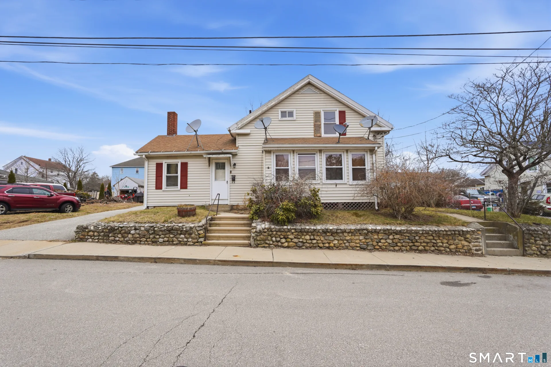 9-11 Battey Street, Putnam, CT