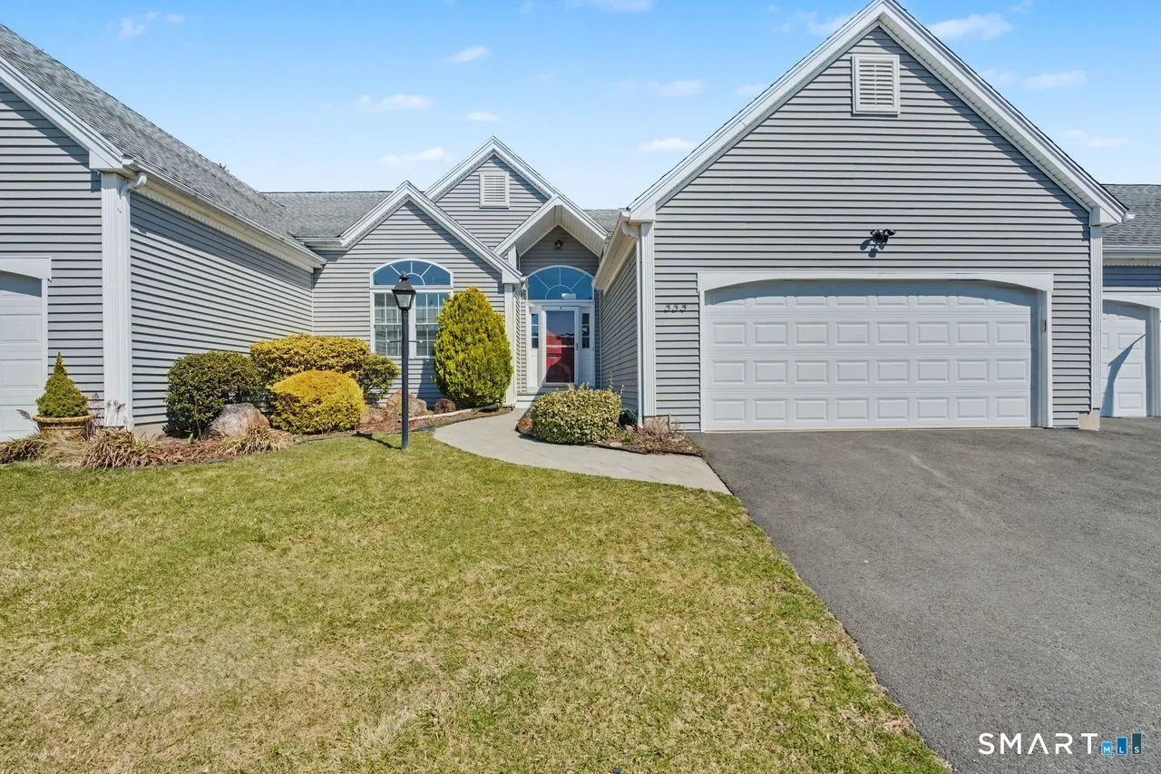 555 Mohave Circle #555, Shelton, CT