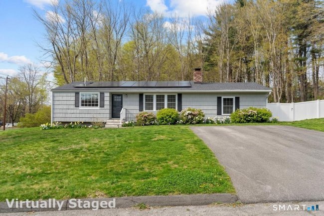 10 Karen Boulevard, Newtown, CT