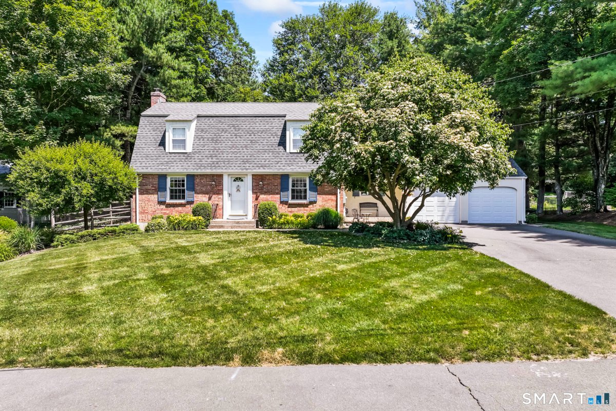 14 Richard Road, Simsbury, CT