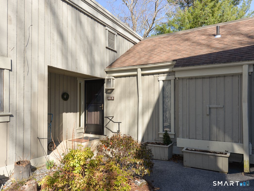 101 Heritage Village #D, Southbury, CT