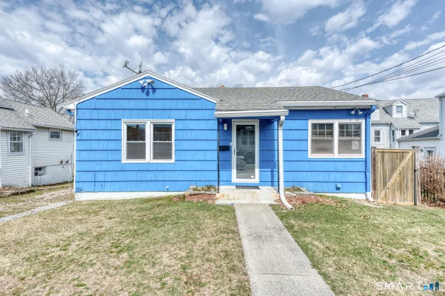 20 George Avenue, Groton, CT