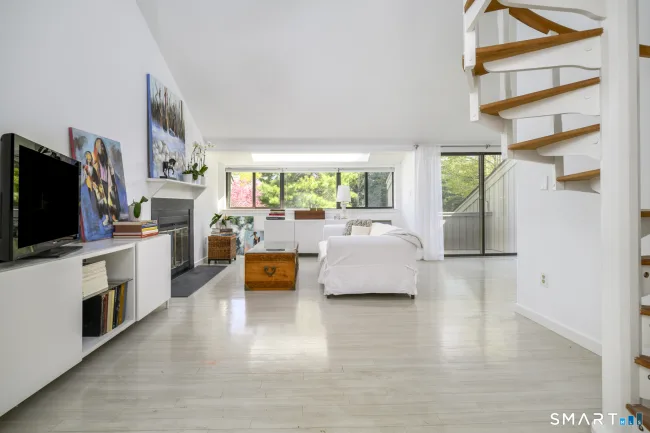 32 Whitney Glen #32