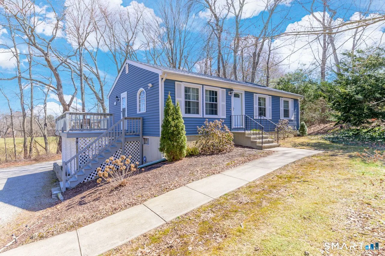 17 Charles Street, Essex, CT