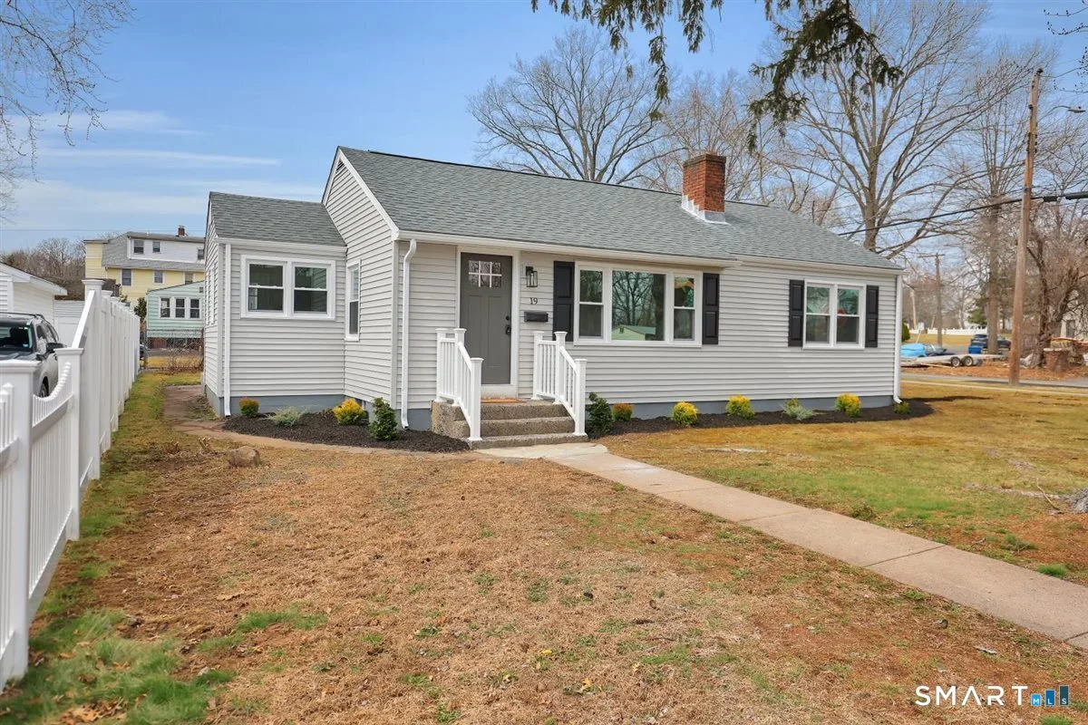 19 Songonosk Street, Windsor, CT