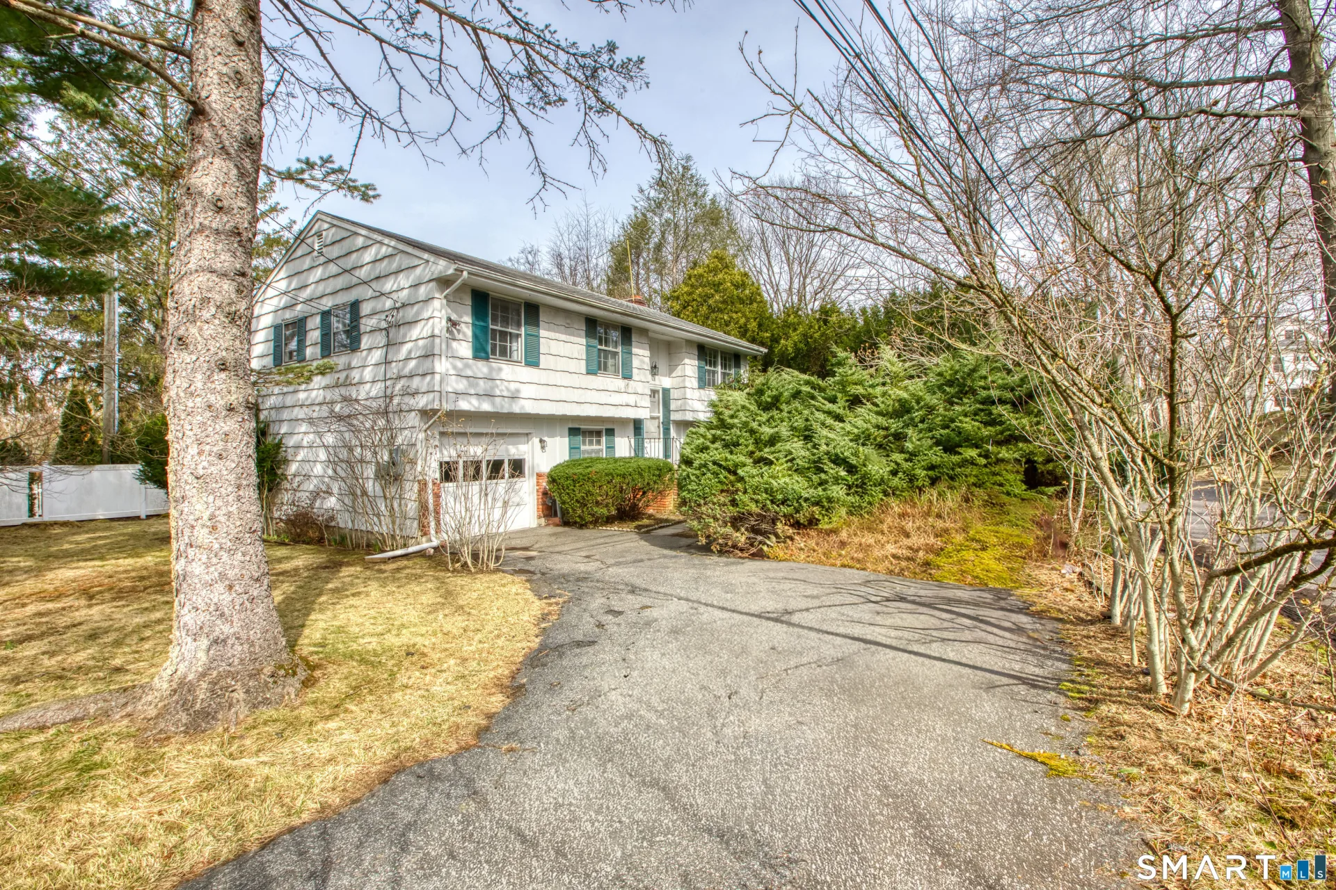 9 Stuart Drive, Greenwich, CT