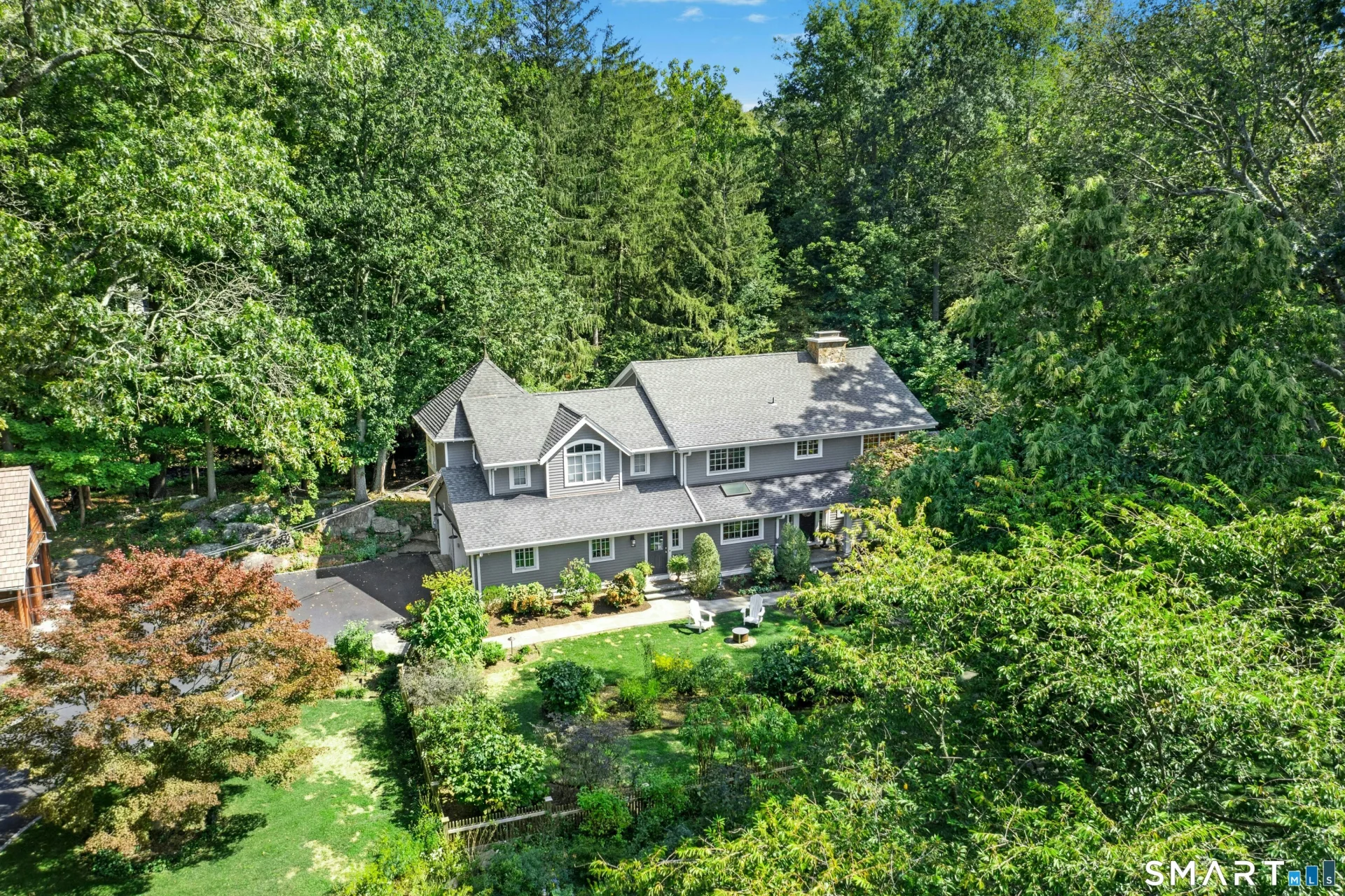 15 Queens Lane, Darien, CT