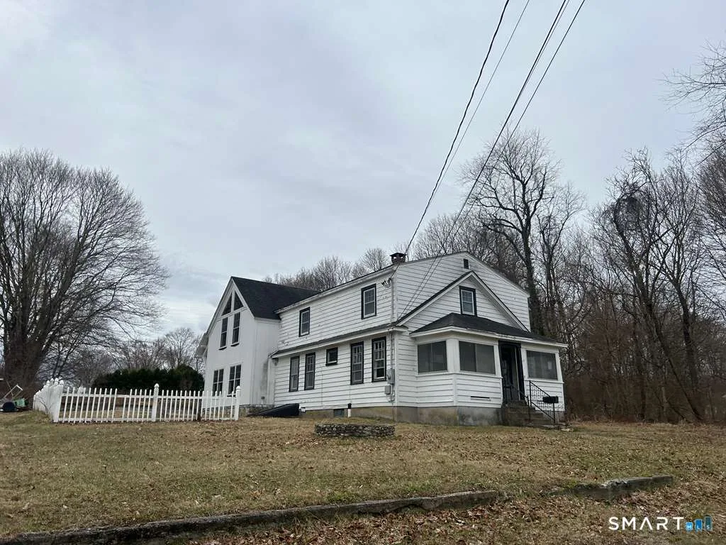 17 Comstock Avenue, Waterford, CT